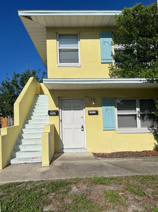 Building Photo - Fantastic Neptune Beach Rental - 1 block from the beach!
