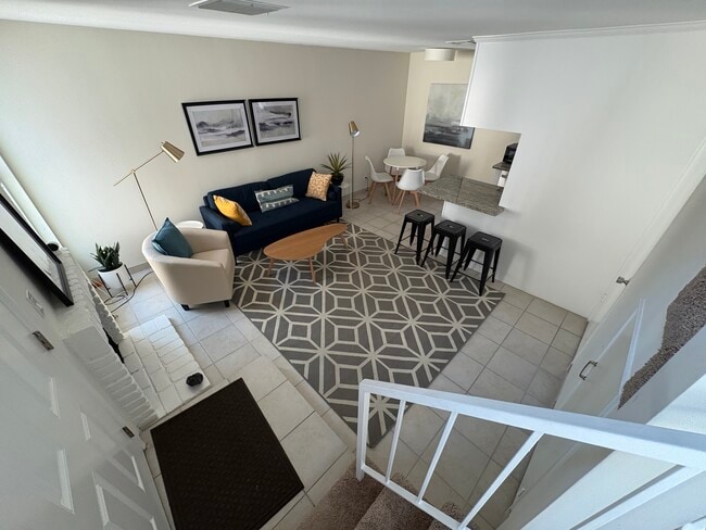 Barclay Square Apartment