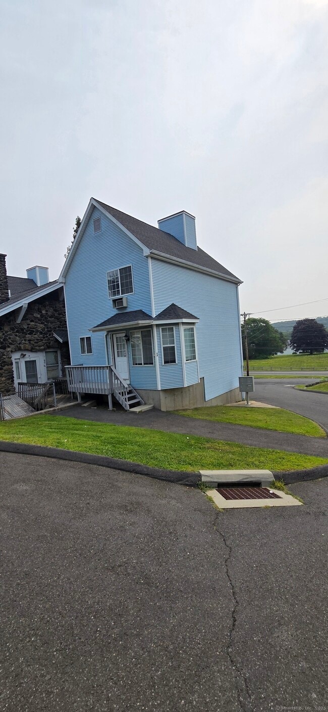 Photo - 106 Wakelee Rd Unit APT 1