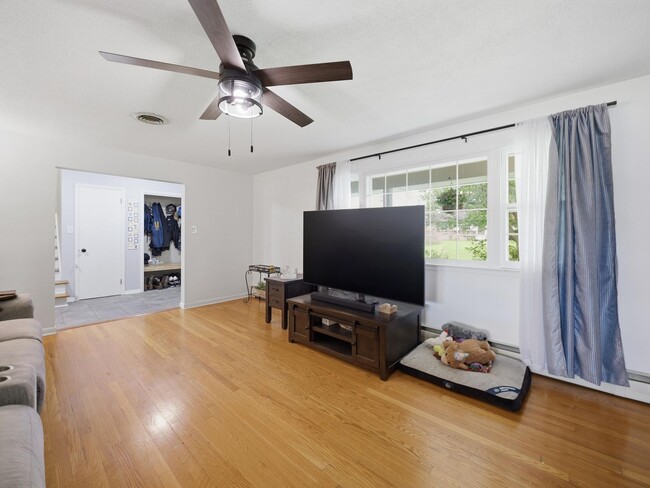 Photo - 173 Colonial Dr