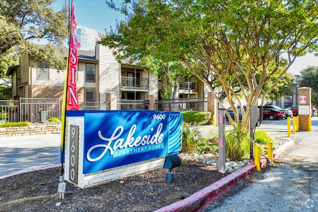 Lakeside Apartments