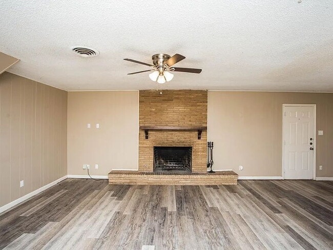 Photo - Wonderful 4 bedroom, 3 bathroom home!