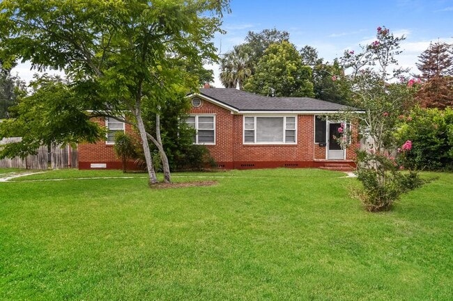 Building Photo - 5709 Milmar Dr S