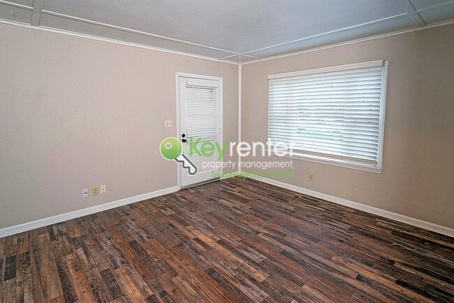 Photo - Beautiful Single Family Home - Walking distance to Schools and Downtown