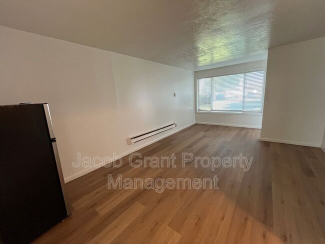 Photo - 675 Tiger Ave