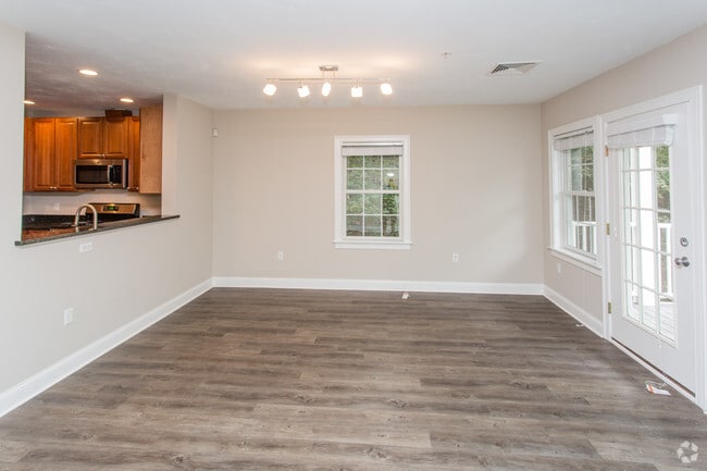 Photo - Hastings Village