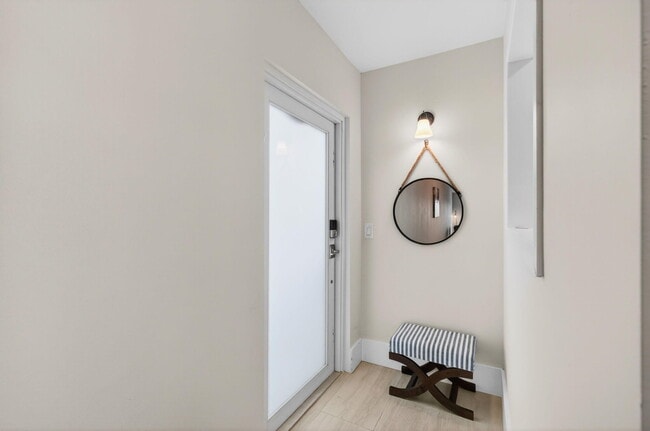 Photo - 2054 Exeter C