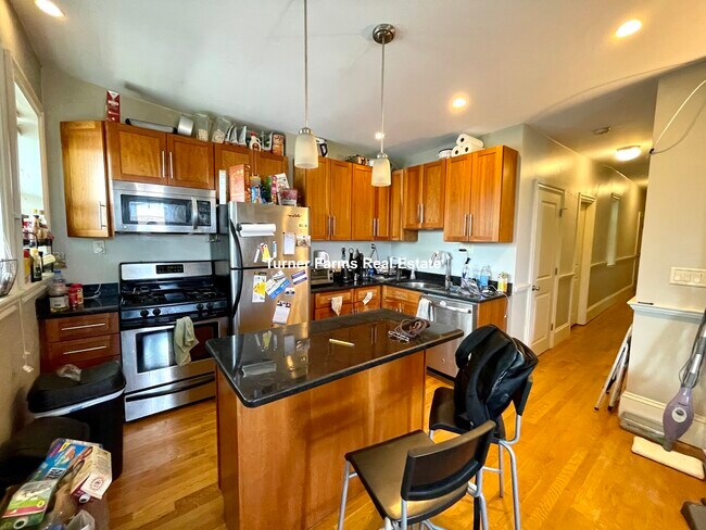 Photo - 114 Berkshire St Apartments Unit 7