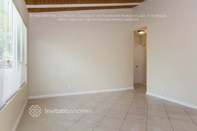 Photo - 883 W Country Club Cir