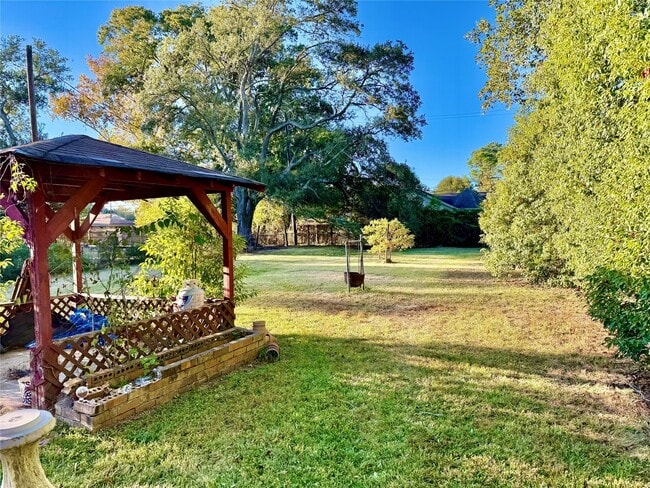 Photo - 860 Bingman Dr