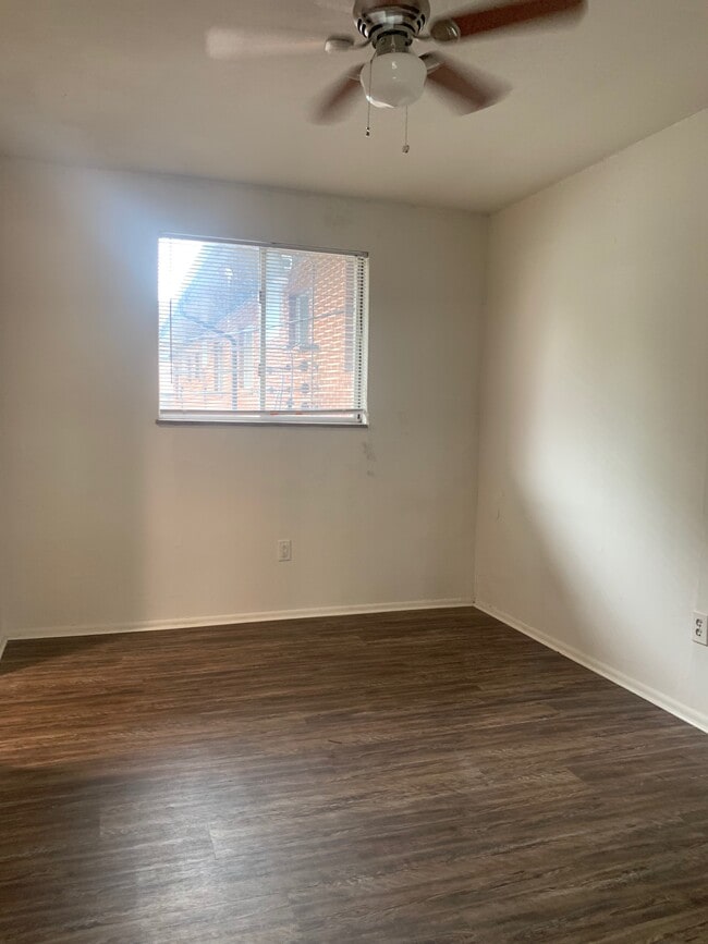 Photo - White Avenue Apartments