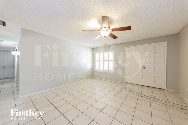 Photo - 2922 E Sierra St