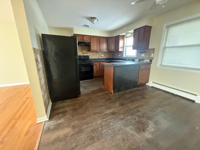 Photo - 5838 W Montrose Ave Unidad 2S