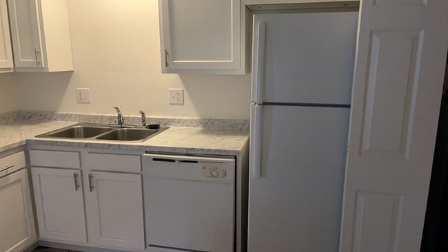 Photo - 127 W 45th St Unit A