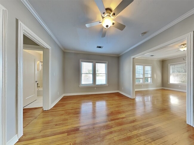 Photo - 3408 Crawford St