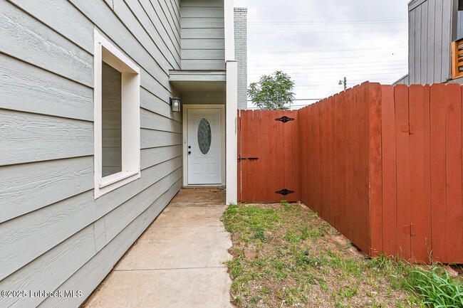 Photo - 4314 52nd St