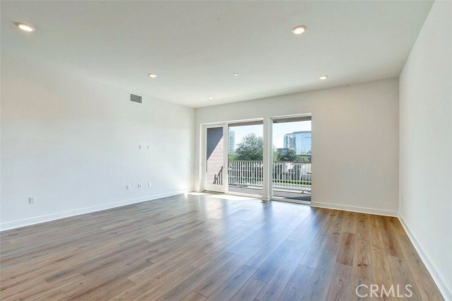 Photo - 4407 Rivington