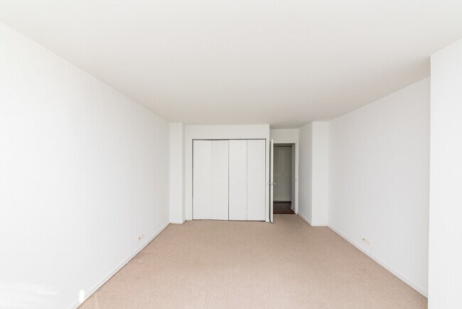 Photo - 222 E Pearson St Unidad 406