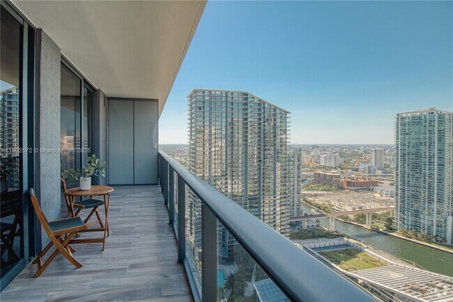 Building Photo - 801 S Miami Ave Unit 3808 Rental