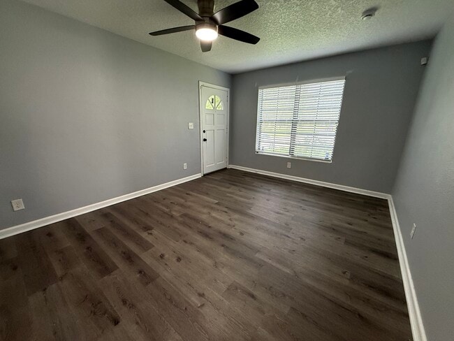 Photo - 2739 King Cole Dr