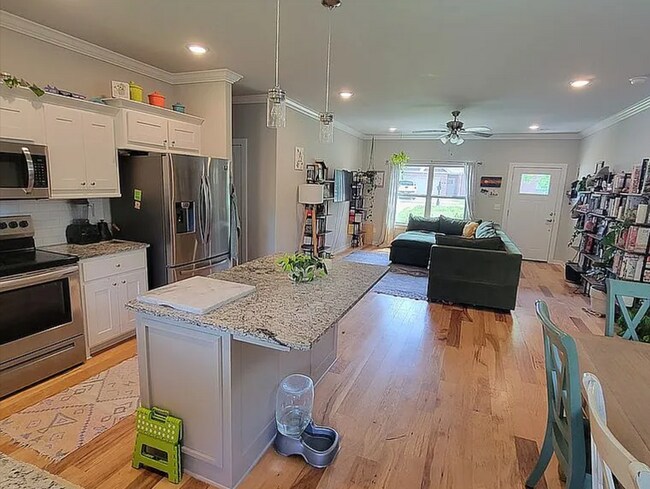 Photo - 3 Bedroom 2 Bath Home in Bella Vista*** Mo...