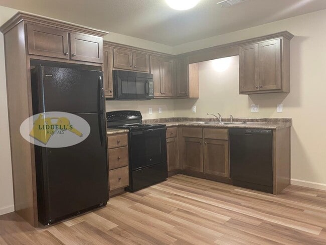 Photo - 308 W Locust St