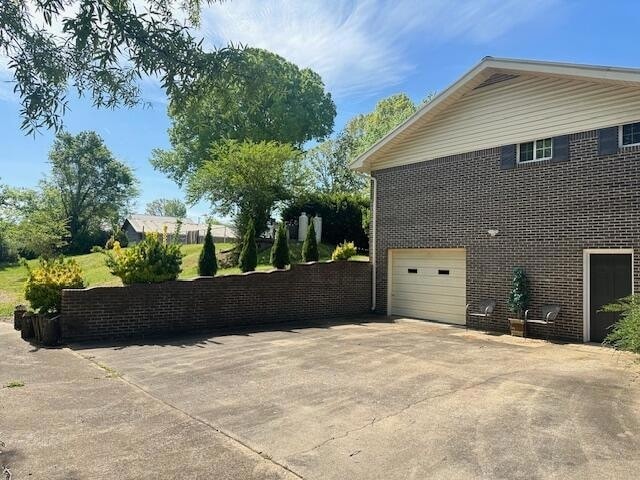 Photo - 2345 Blackburn Rd SE