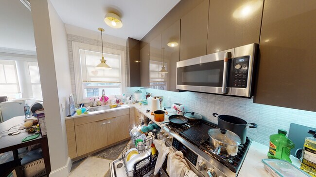 15 Lanark Rd Unit 1