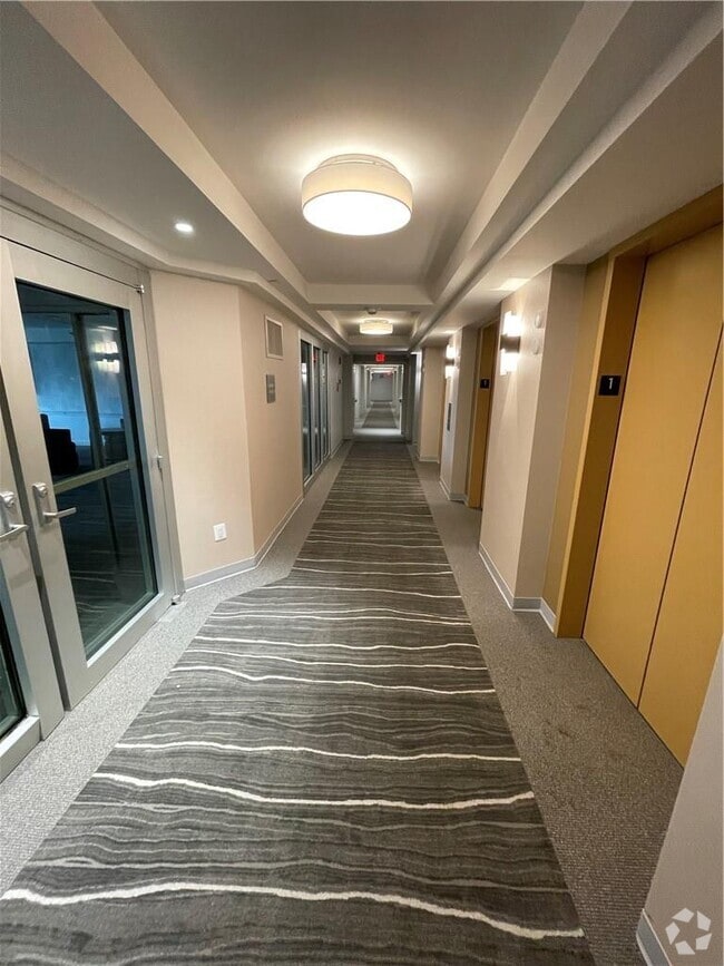 Building Photo - 4 Martine Ave Unit 101 Rental