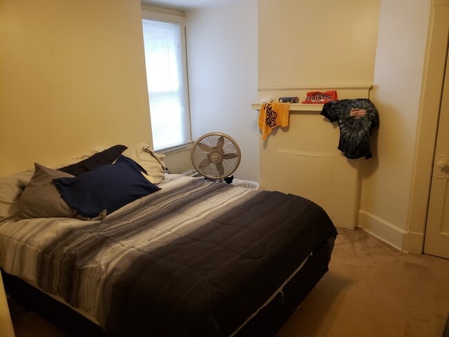 Photo - 5646 Woodmont St