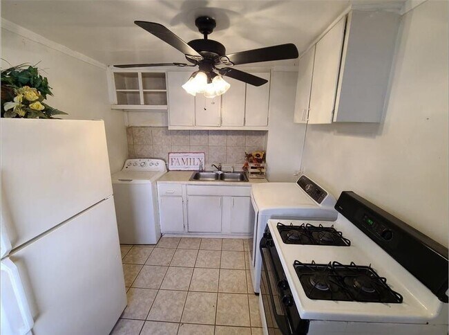 Photo - 70 Chester Ave SE