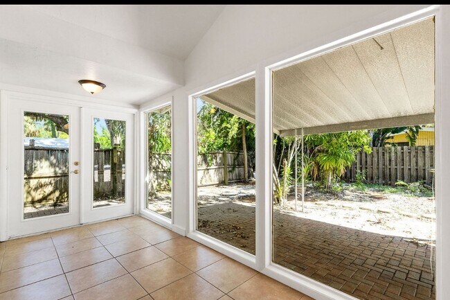 Photo - 1300 40th St