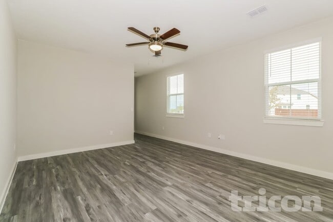 Photo - 529 Raglands Rd