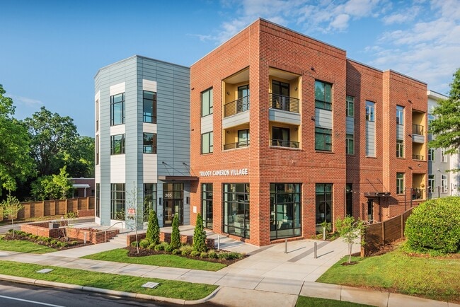 The-Edition-on-Oberlin-Raleigh-NC-Apartment-Homes-and-Townhomes-Community-Building-Exterior-Main-Entrance