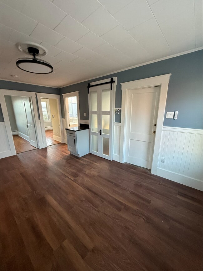 Granite counter tops throught out - 38 Liberty St Unit 2