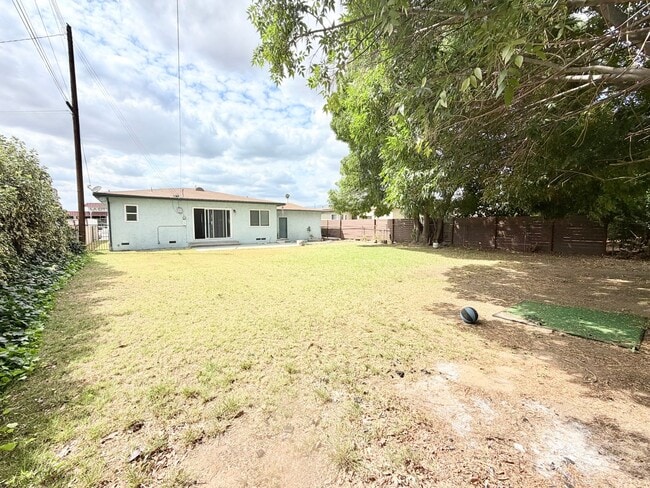Photo - Newly Refreshed 3 bedroom 2 bathroom Home