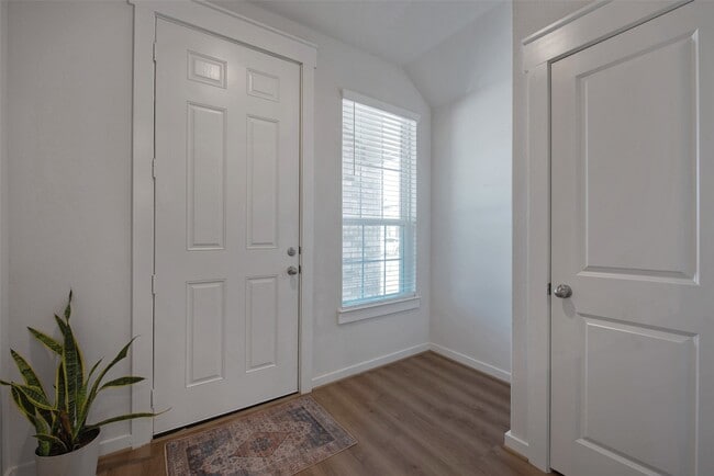 Photo - 7534 Coral Ter Dr