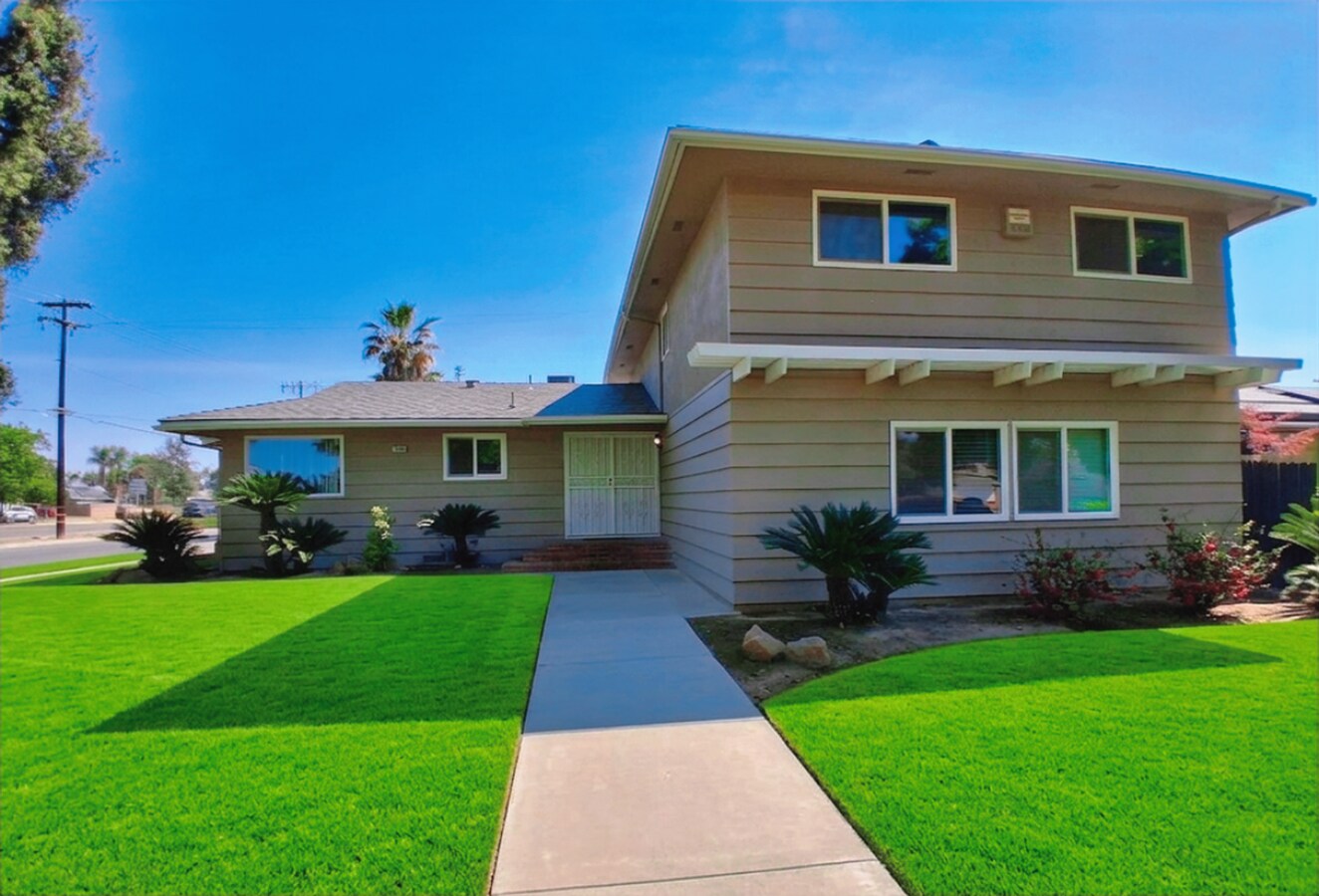 Photo - 5780 N 8th St Unit A