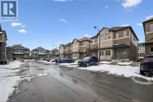 Photo - 205 W Oak Trl