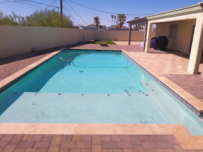 615 Cinnamon Ln