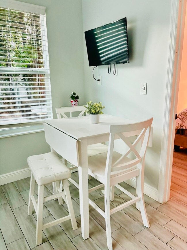 Photo - 1036 Francis St