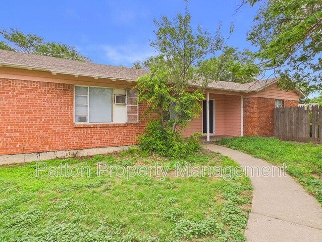 Building Photo - 2711 Duncan Dr