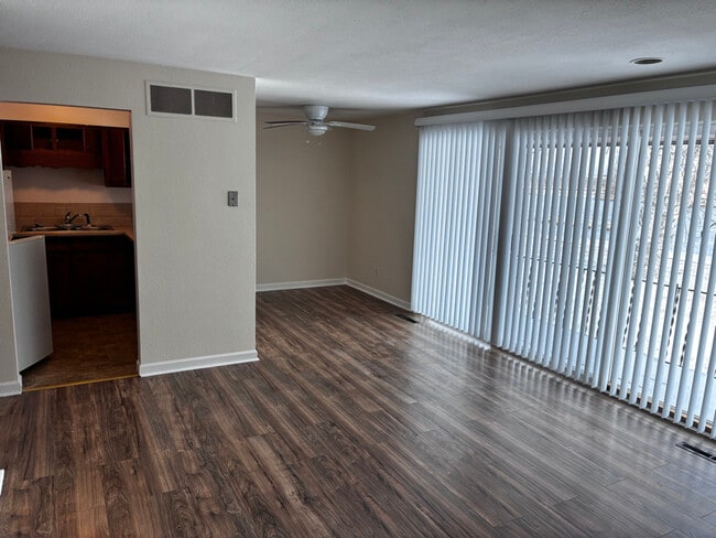 Photo - 625 E Harbor St Unit G