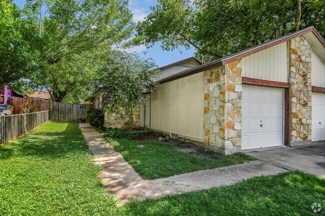 Building Photo - 1218 Tartan Ln Rental