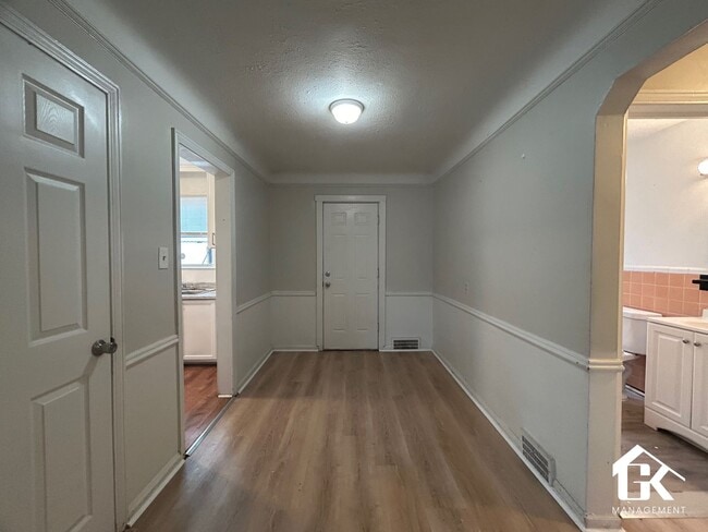Photo - 3 Bed 1 Bath Eastside Home Available - Near St John Moross!