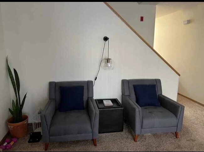 Photo - 2425 Bostrom Ct