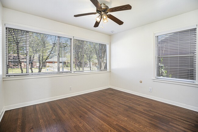 Photo - 6325 Rowan Ln