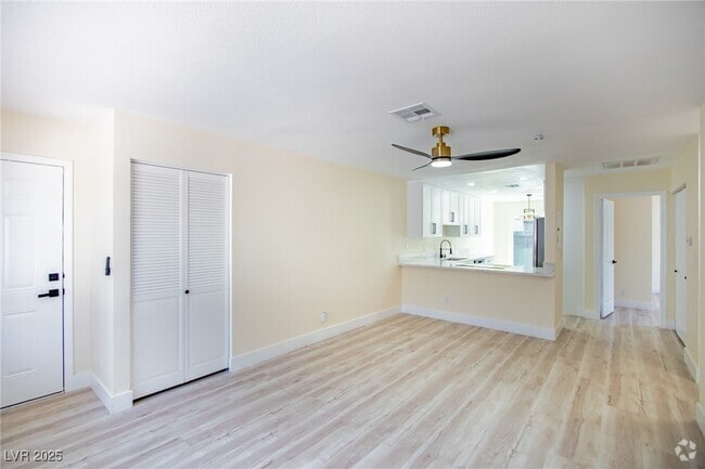 Building Photo - 208 N Bruce St Rental