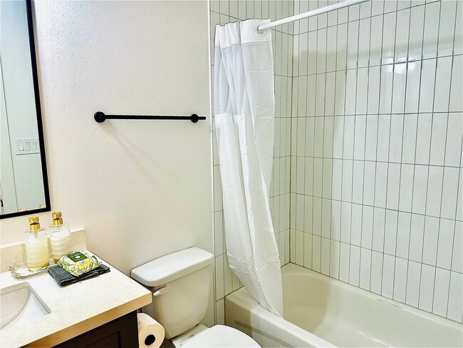 Photo - 2339 Eagle St