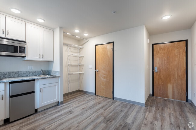 Studio, 1BA - 192.38 SF